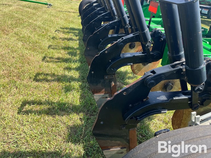 unverferth-132-zone-builder-7-shank-ripper-image-16