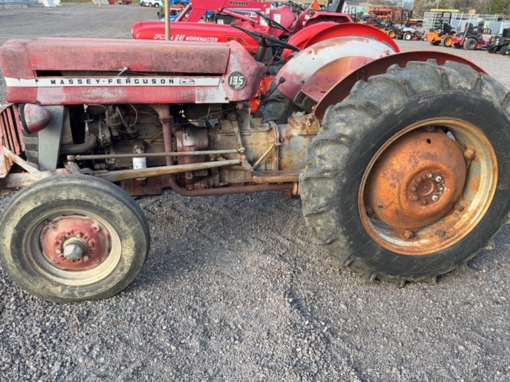 massey-ferguson-135-image-15