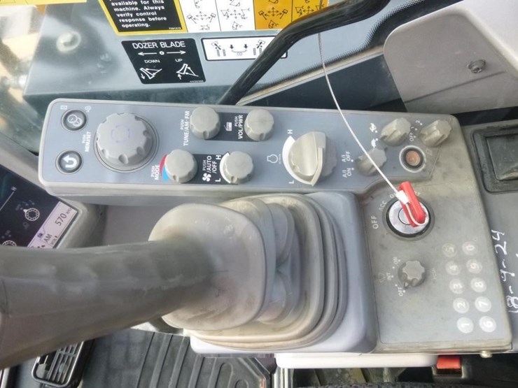 2016-deere-85g-image-13