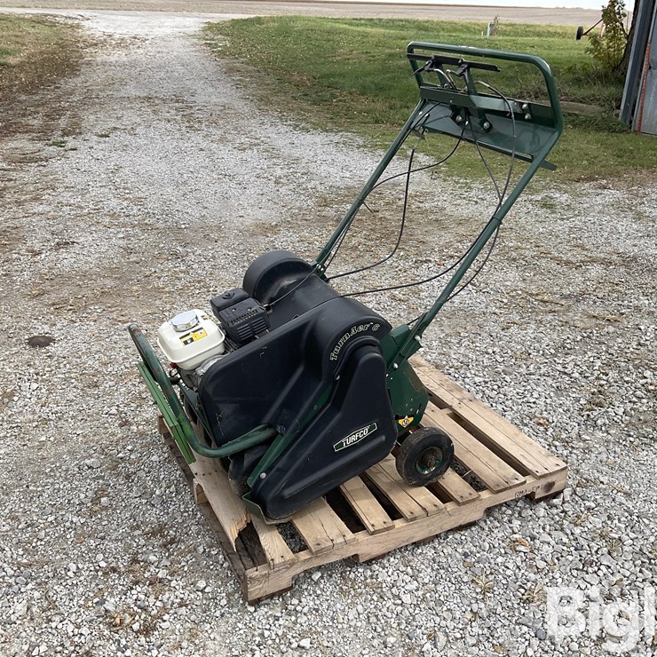 Turfco TurnAer 6 Walk-Behind Aerator