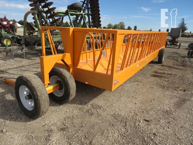 thiessen-round-bale-feeder-wagon-78-image-1