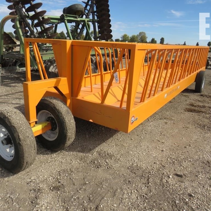 THIESSEN ROUND BALE FEEDER WAGON 78