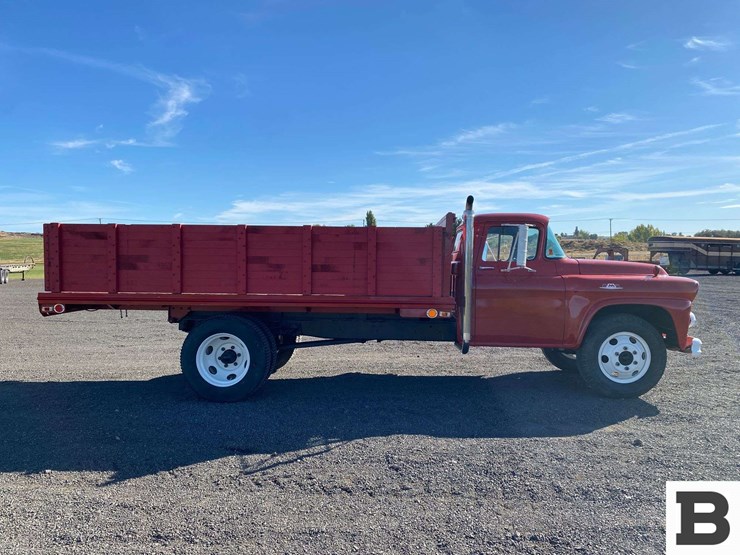 1959-gmc-370-bulk-agriculture-truck-image-7