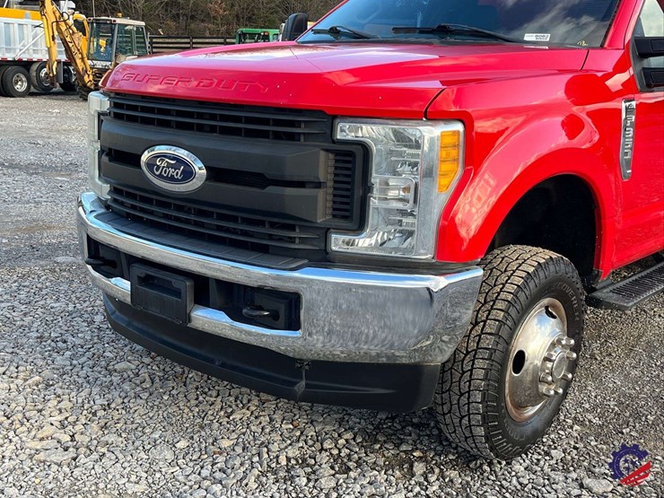 2017-ford-f350-xl-image-15