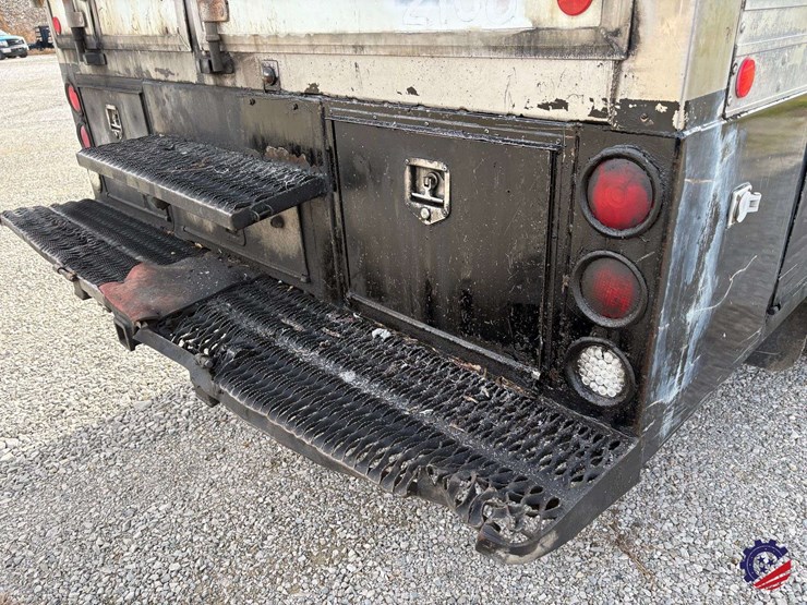 2009-kenworth-t800-image-18