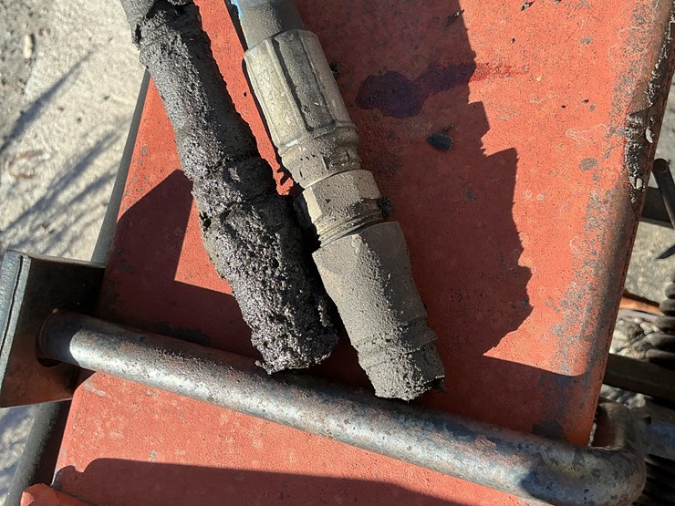 m&w-30'-folding-rotary-hoe-image-11