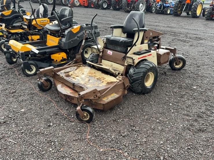 #3098-•-grasshopper-zero-turn-lawn-mower-image-1