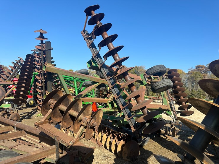 john-deere-30-image-3