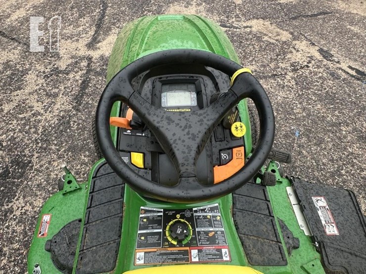 2025-john-deere-x390-image-8