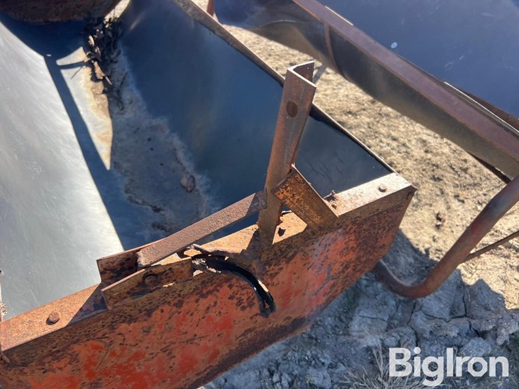 bunk-style-mineral-feeders-image-17