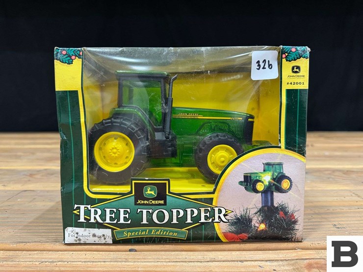 john-deere-tractor-christmas-tree-topper-image-2