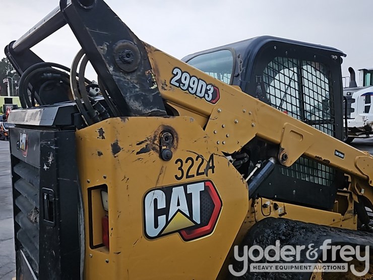 2021-caterpillar-299d3-image-24
