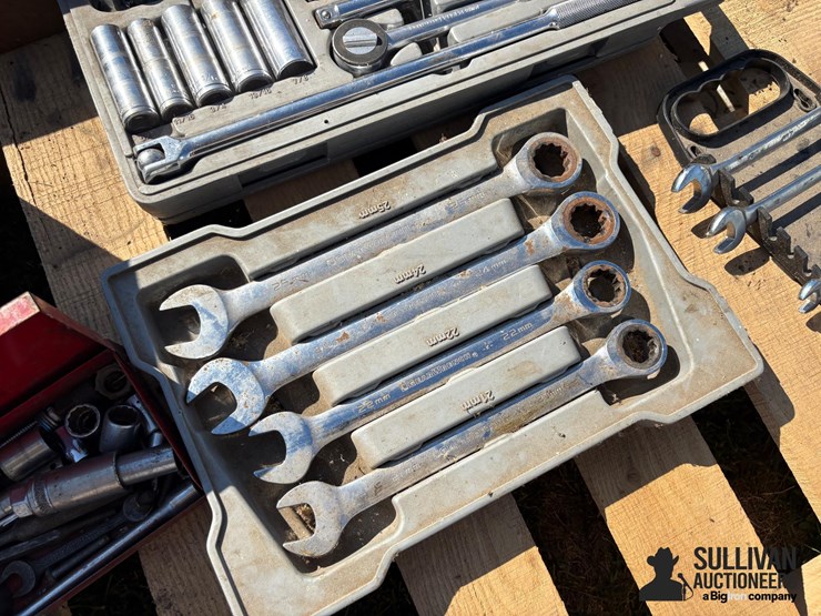 misc-pallet-of-tools-&-parts-image-11