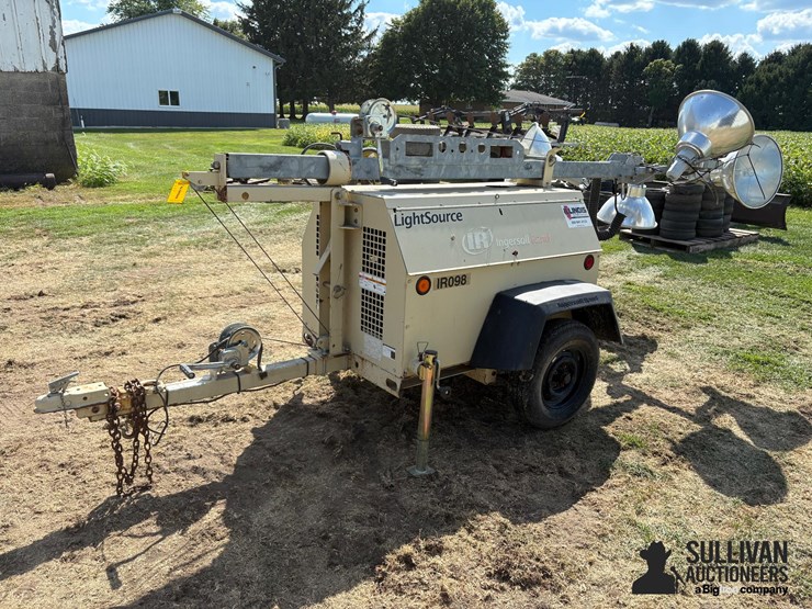 2007-ingersoll-rand-light-tower-image-1