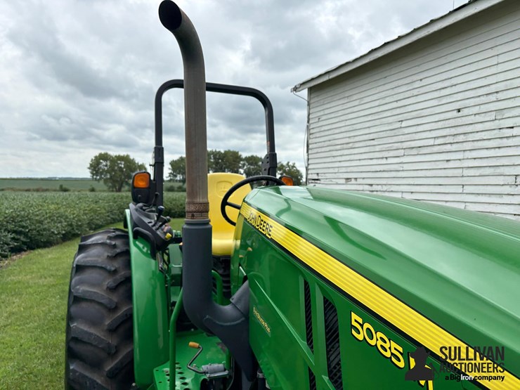 2011-john-deere-5085m-image-15