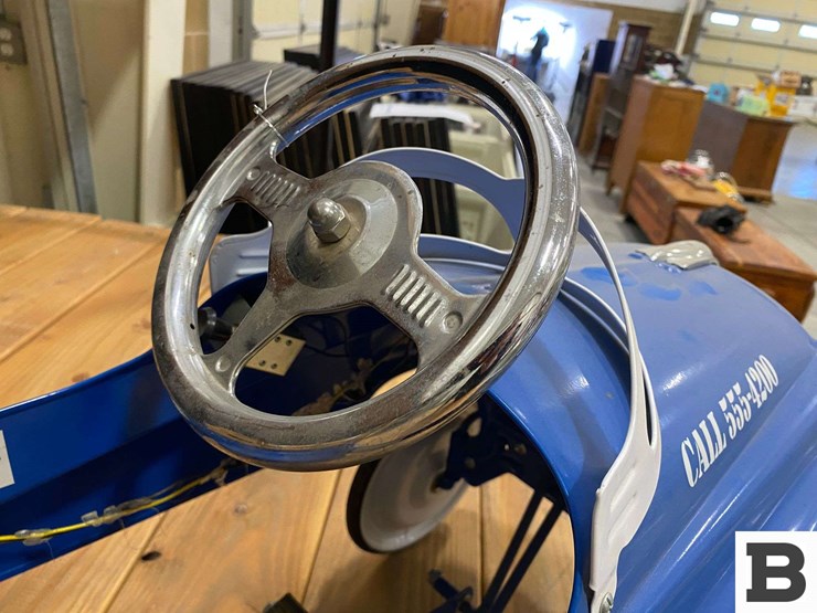 instep-toy-pedal-delivery-truck-image-11