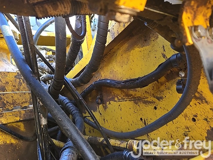 2022-komatsu-pc490-lc-11-image-57