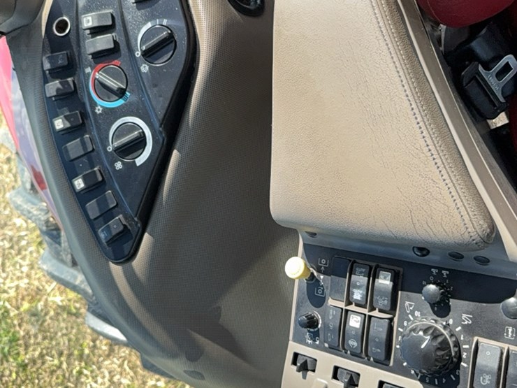 case-ih-magnum-335-image-119