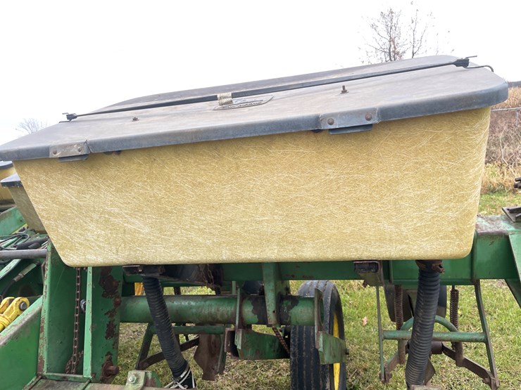 john-deere-7000-image-16