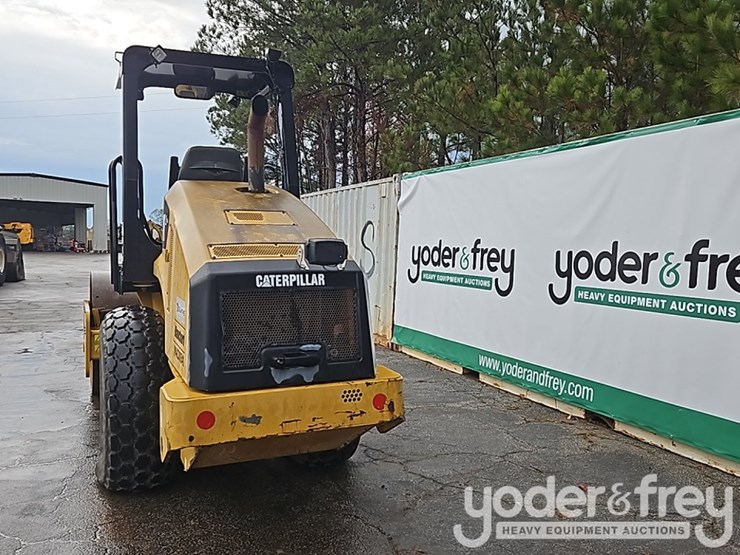 2013-caterpillar-cs44-image-4