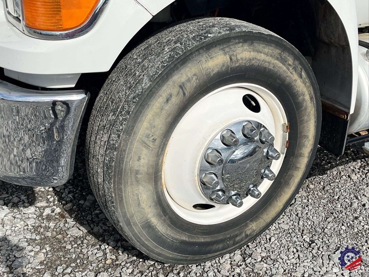 2013-ford-f750-image-7