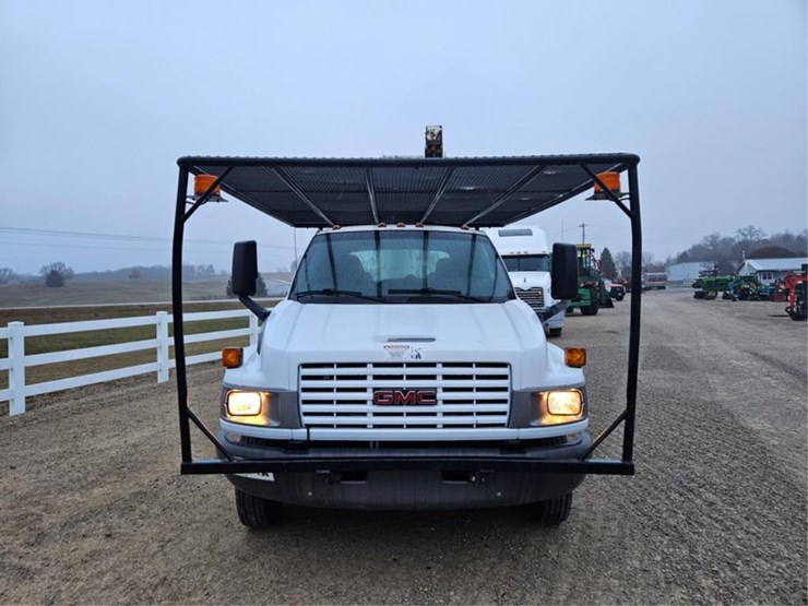 #3284-•-2003-gmc-c5500-aerial-truck-image-8