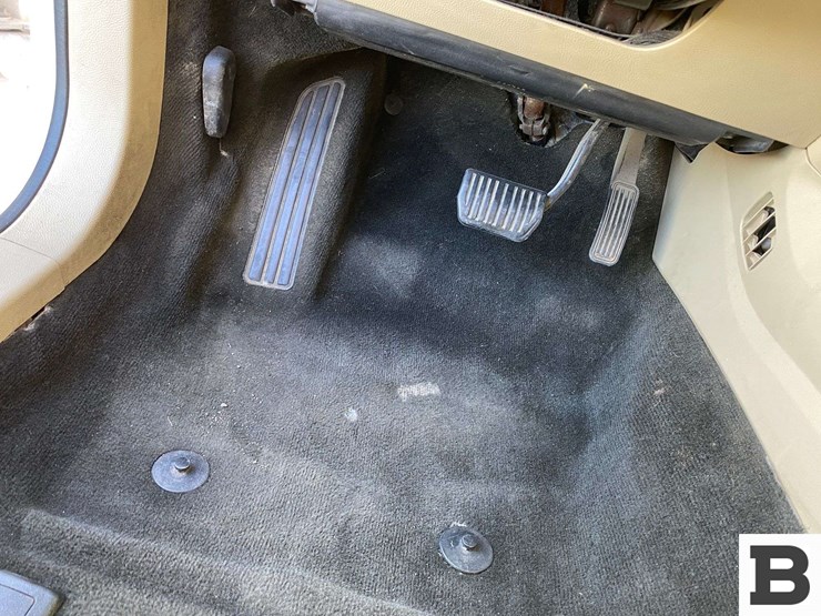 2016-ford-fusion-sedan-image-26