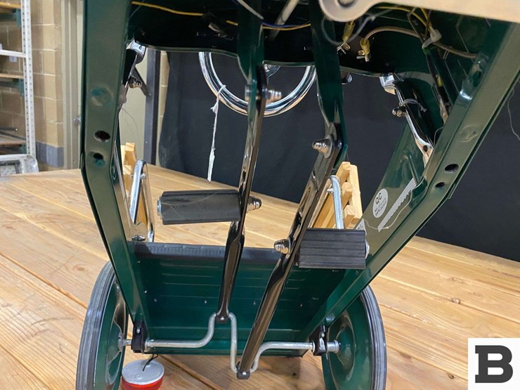 dexton-classic-toy-pedal-car-image-12