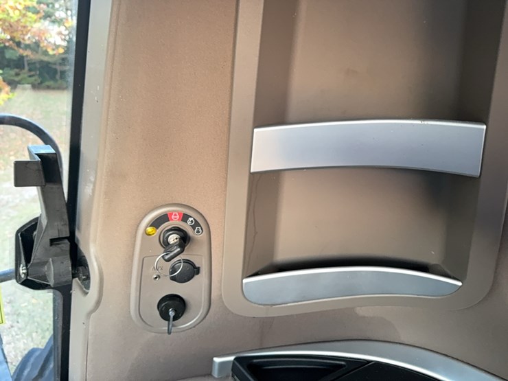 2018-case-ih-8240-image-148