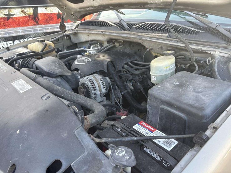 2002-chevrolet-silverado-2500hd-image-24