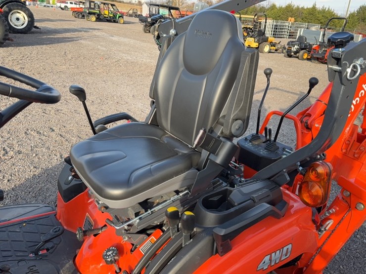 #3031-•-kubota-bx235-tractor-image-11