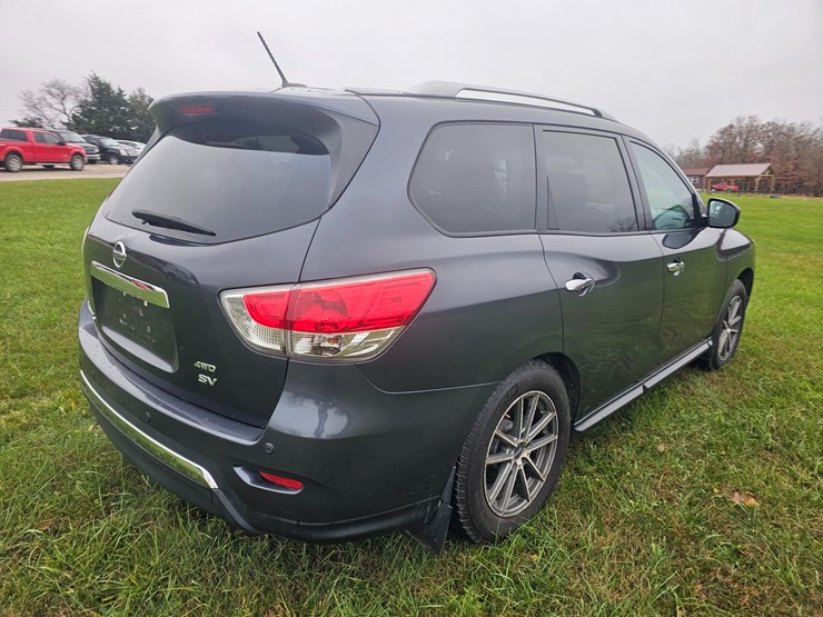 2013-nissan-pathfinder-image-12