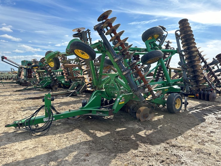 john-deere-2623-image-1