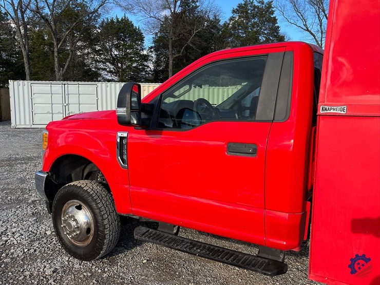 2017-ford-f350-xl-image-17