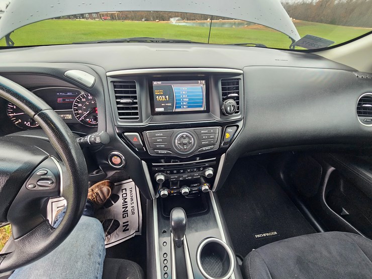 2013-nissan-pathfinder-image-34