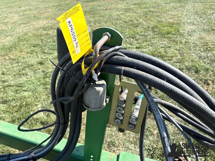 2010-john-deere-637-image-10