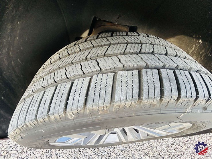 2018-gmc-yukon-denali-image-43