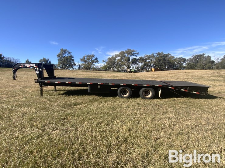 2013-titan-trailer-image-8