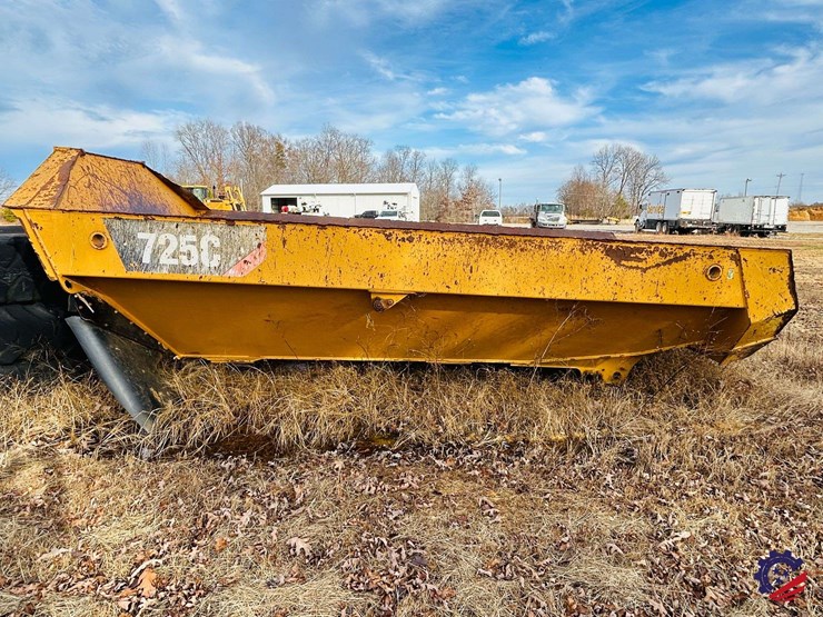 caterpillar-725c-image-2