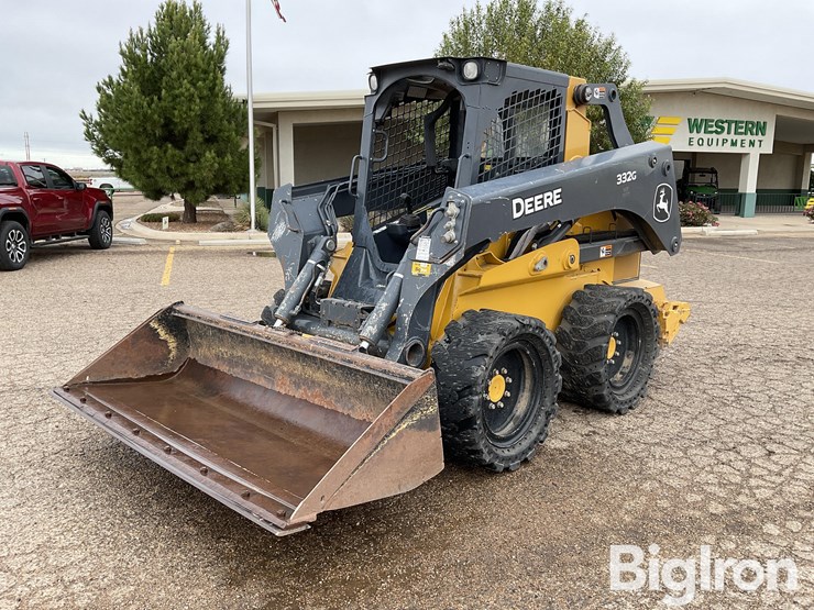 2021-deere-332g-image-1