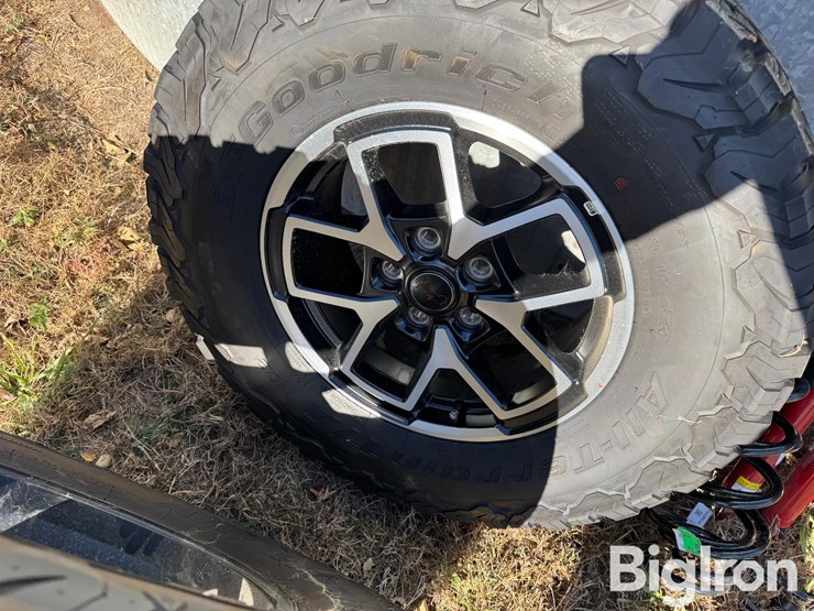 2024-bf-goodrich-285/70r17-tires-&-rims-&-suspension-image-12