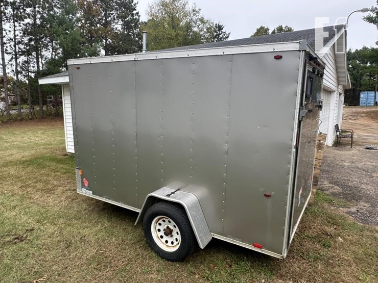 v-nose-enclosed-trailer-image-2