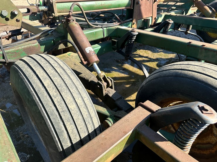 john-deere-724-image-53