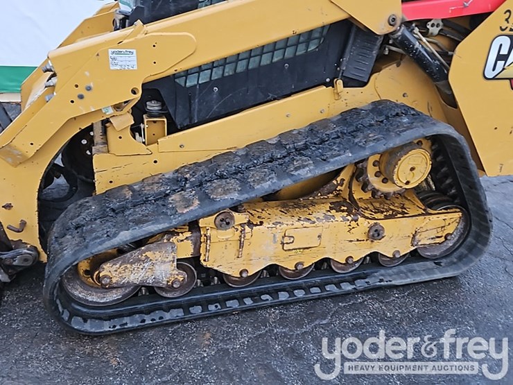 2021-caterpillar-299d3-image-18