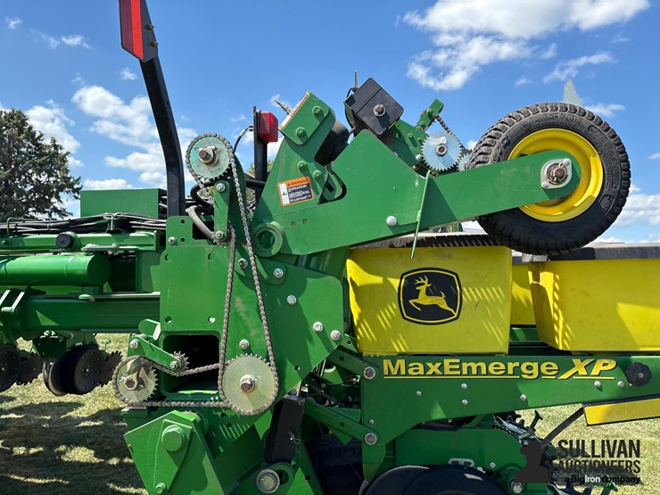 2013-john-deere-1770nt-image-13