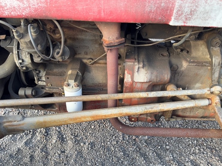 massey-ferguson-135-image-16