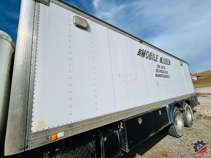 2007-peterbilt-340-image-23