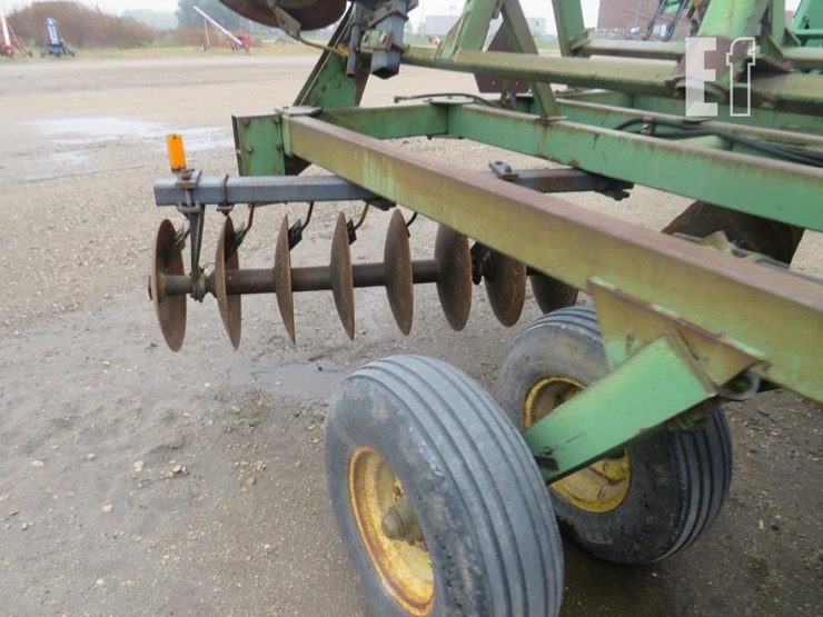 john-deere-230-image-5