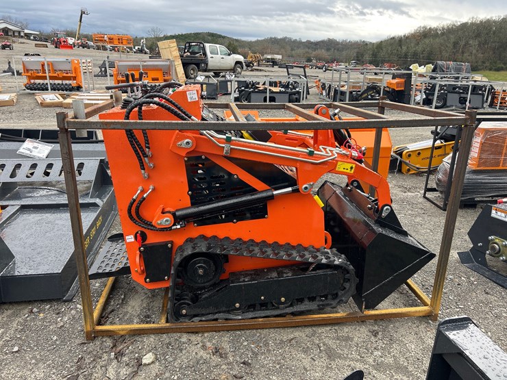 #101-•-2025-landhero-mini-track-skid-steer-image-1