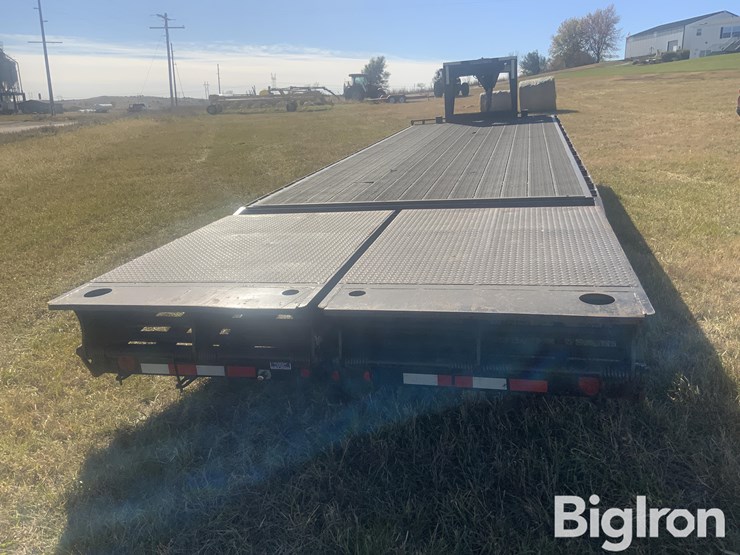 2013-titan-trailer-image-6